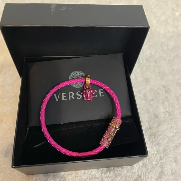 NWT Versace Crystal-embellished Leather Bracelet with Medusa charm-medium - Picture 9 of 9